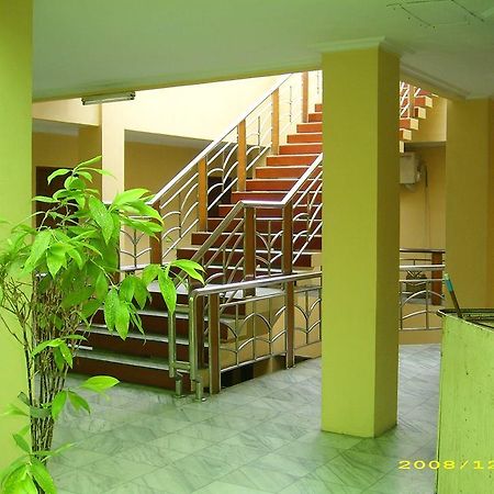 Hotel Pinangsia Джакарта Экстерьер фото