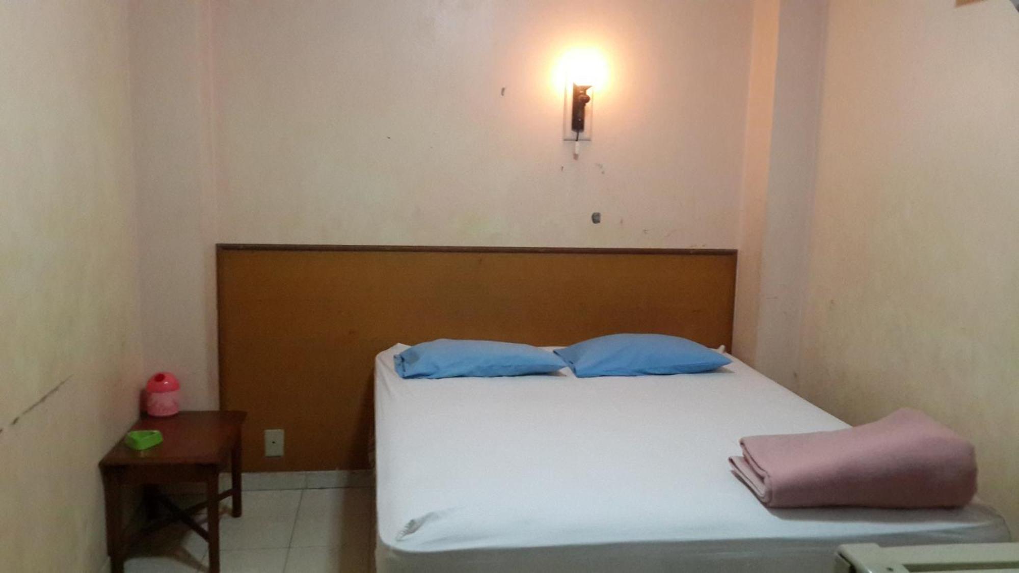 Hotel Pinangsia Джакарта Экстерьер фото