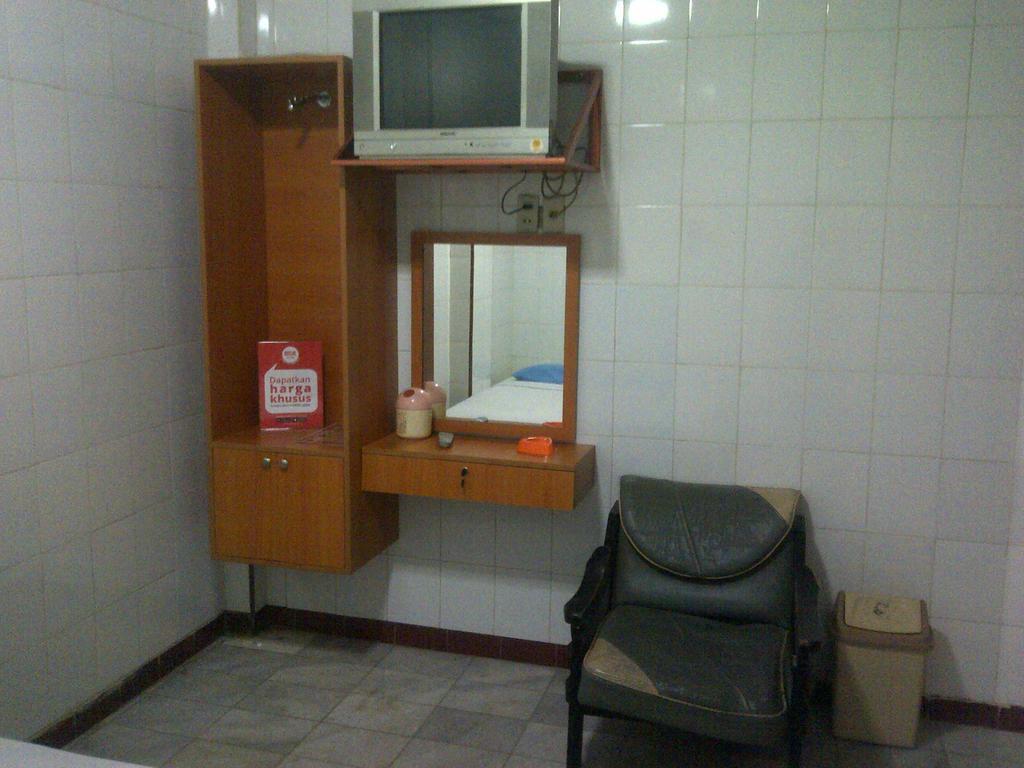 Hotel Pinangsia Джакарта Экстерьер фото