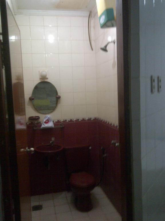 Hotel Pinangsia Джакарта Экстерьер фото